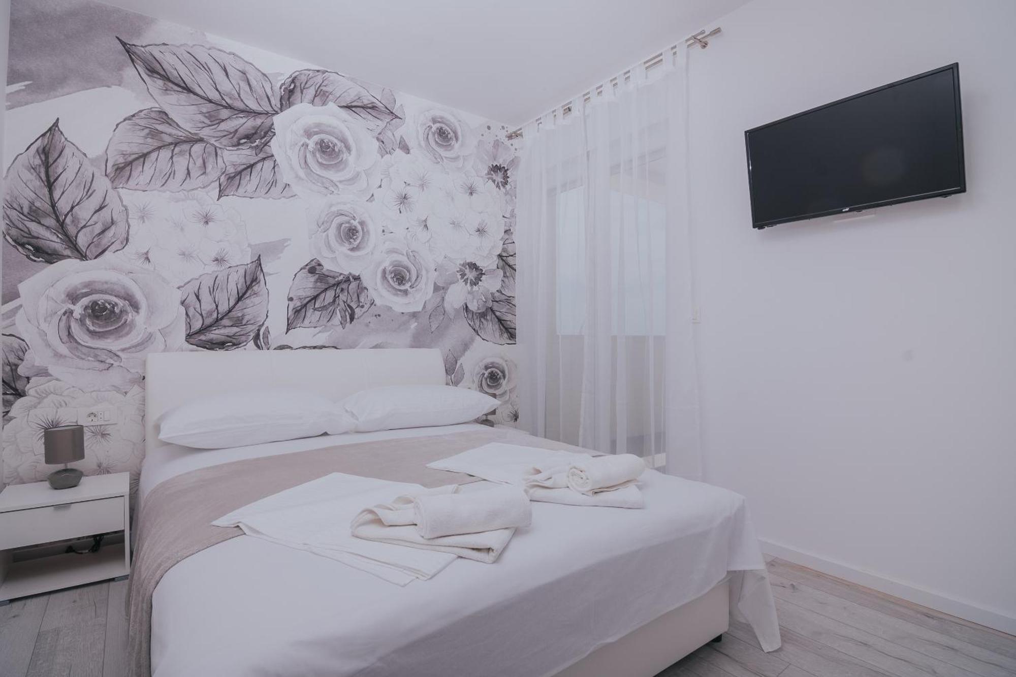 Apartments Pool Villa Aldura Новалья Номер фото