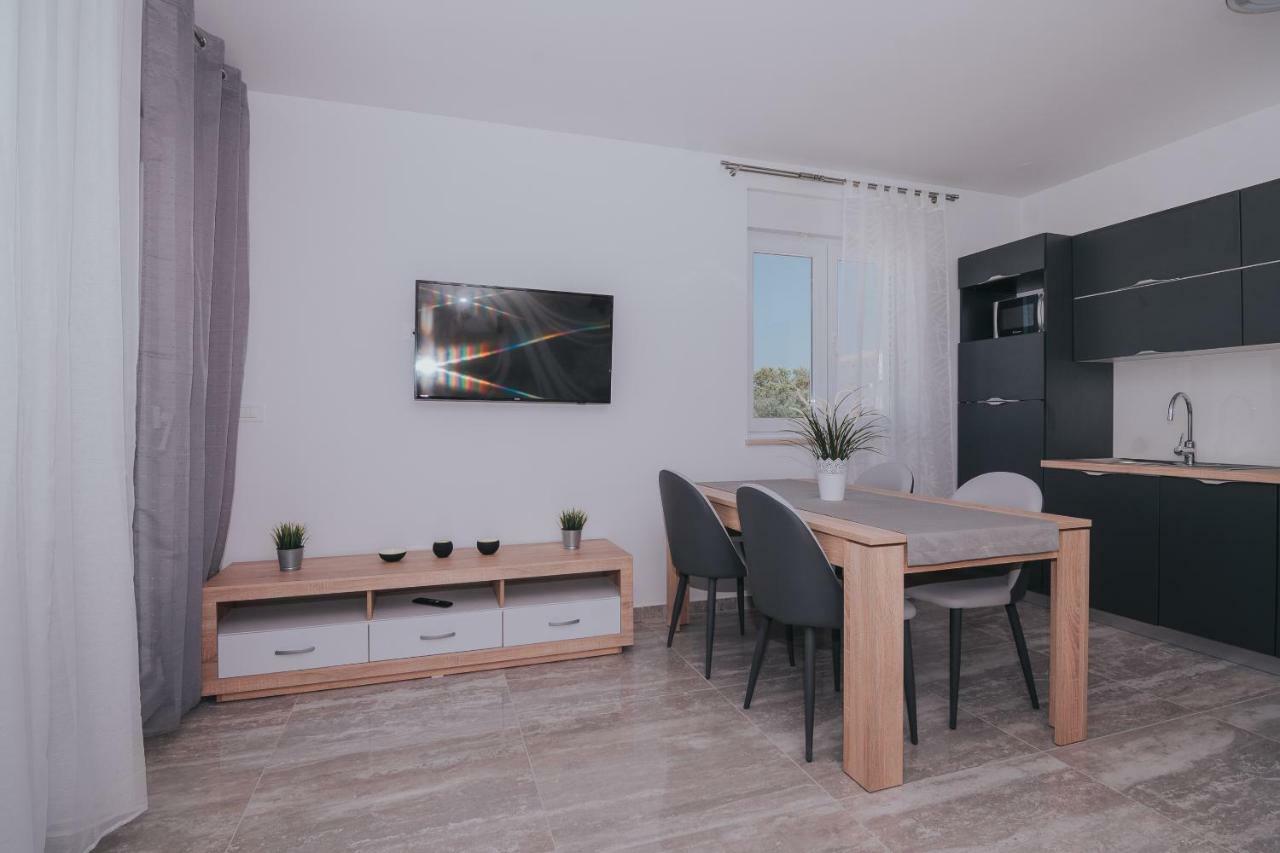 Apartments Pool Villa Aldura Новалья Номер фото